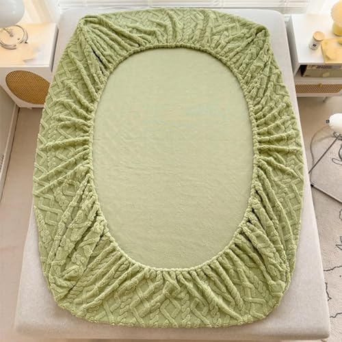 Lyvara Magic Mattress Covers Queen Size Velvet Bedding Set 1